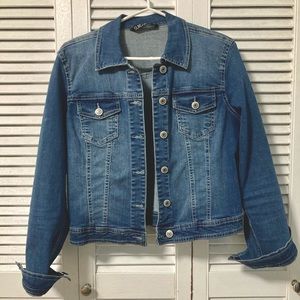Cropped denim jacket